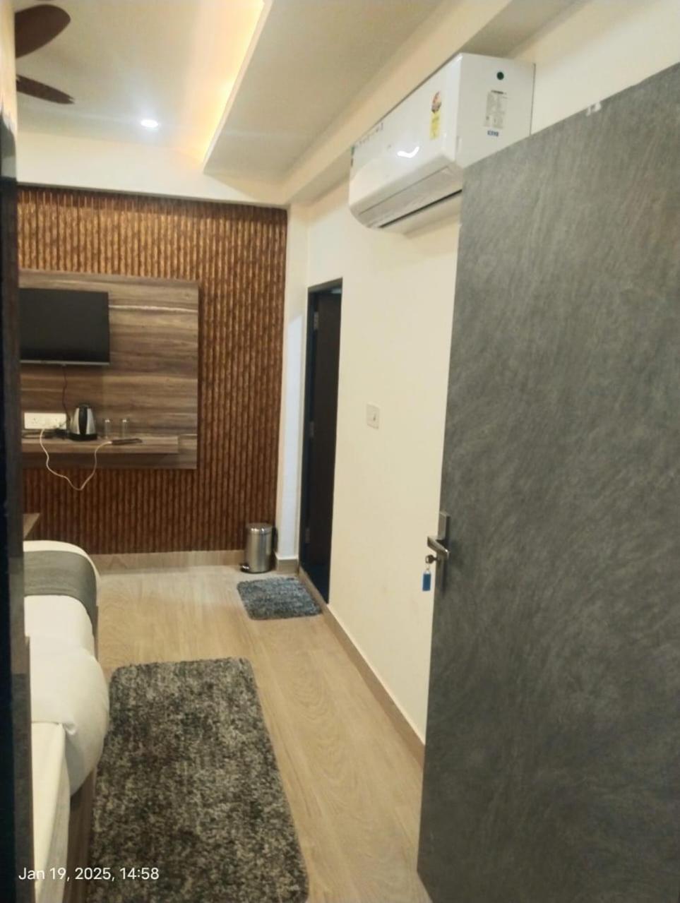 Hotel Abhinandan Ayodhya Εξωτερικό φωτογραφία